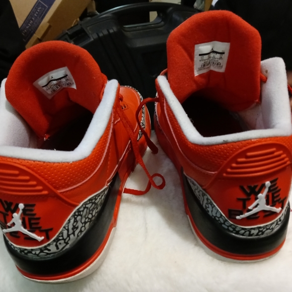 Pair of DJ Khaled Retro3 Jordan's - Picture 9 of 9